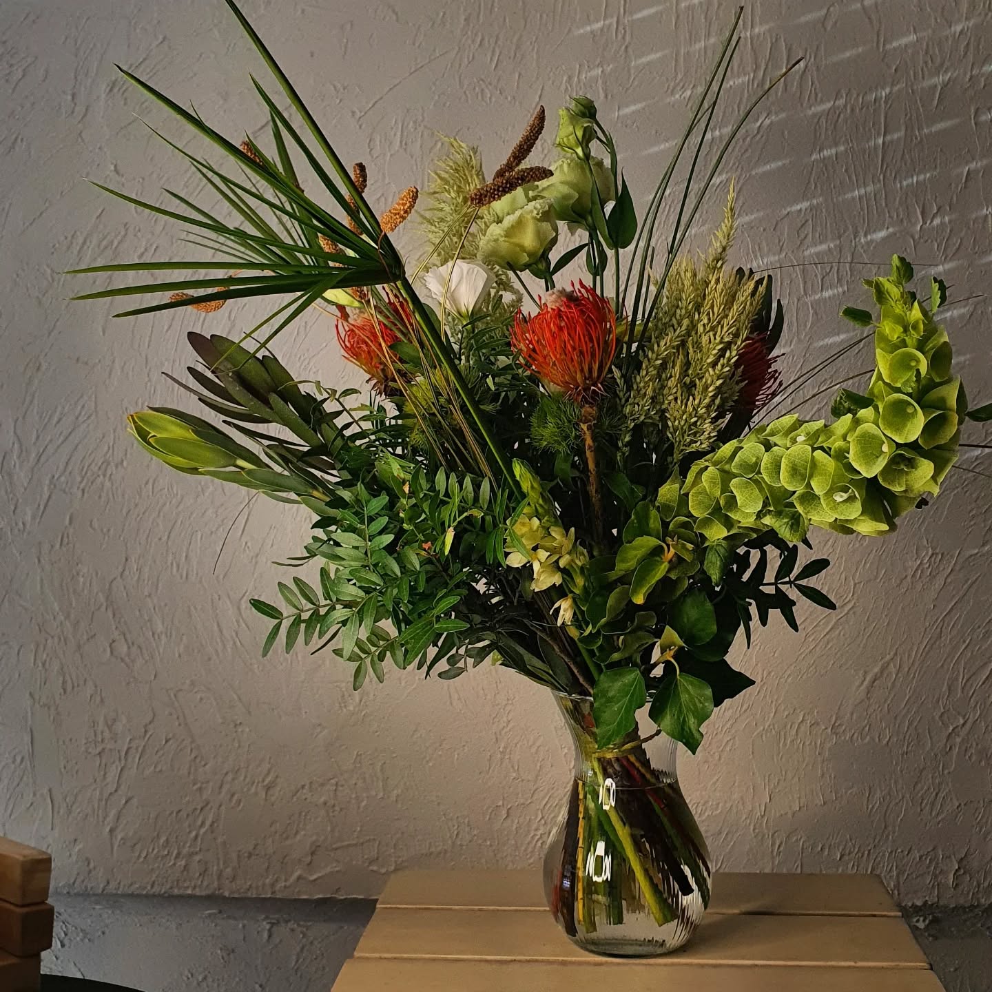 Secret-Garden-Frame-bouquet